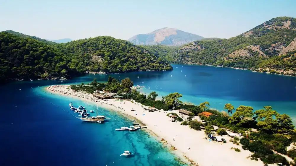 Ölüdeniz lagününün havadan görünümü